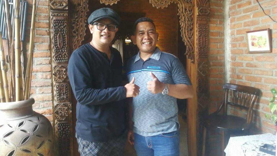 Foto 3 - Rully Aryanto dan AM. Kuncoro, para pendiri label musik Prima Founder Record. (Dok. Istimewa).jpg